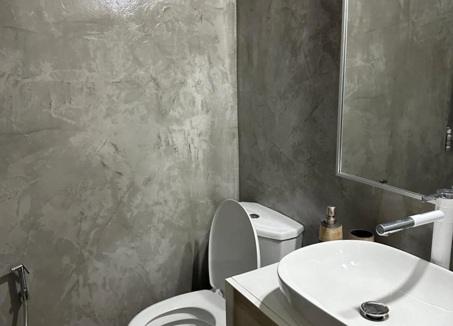 Kelly'S Cozy Hideaway - Central Tirana Albania