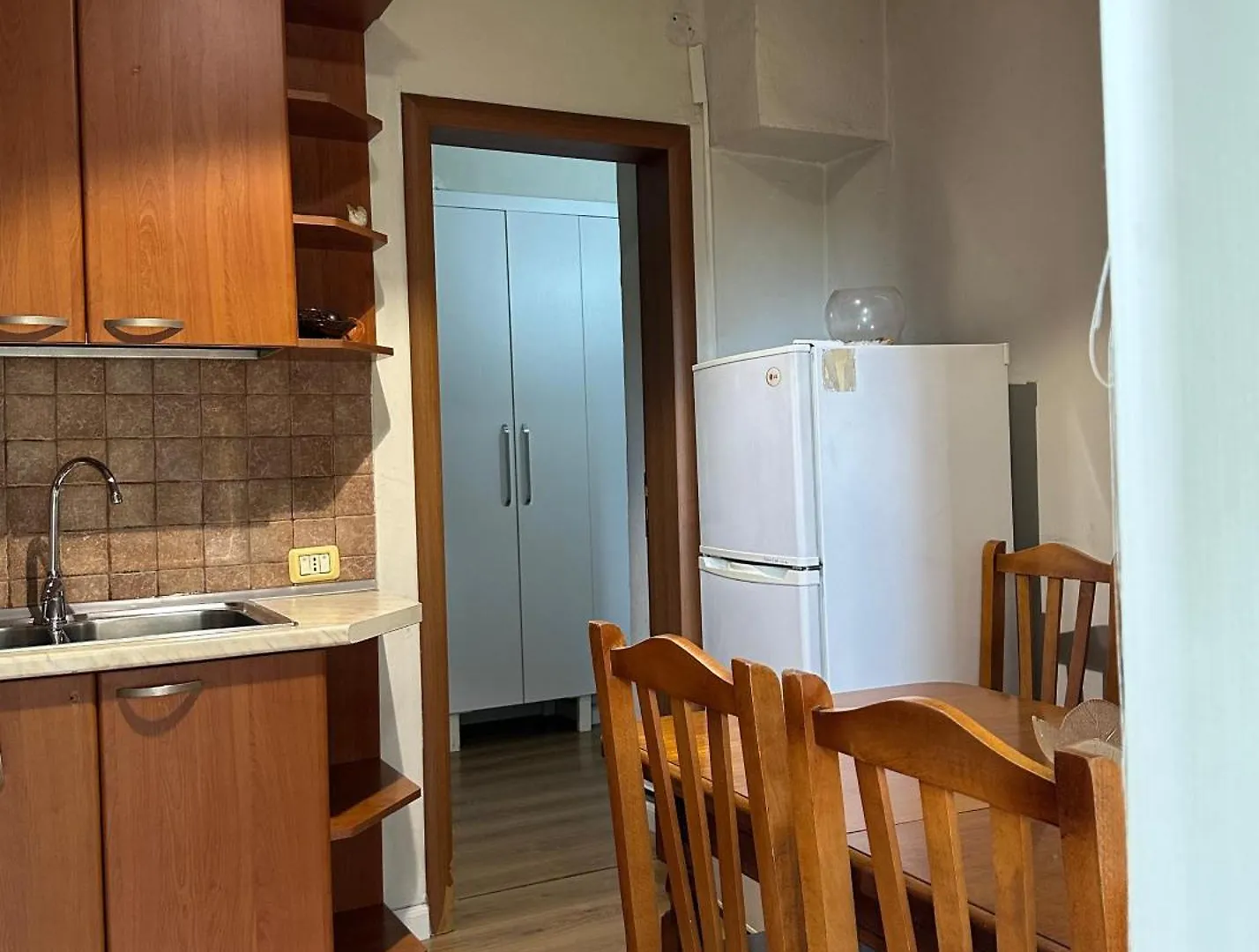 Kelly'S Cozy Hideaway - Central Tirana Apartment
